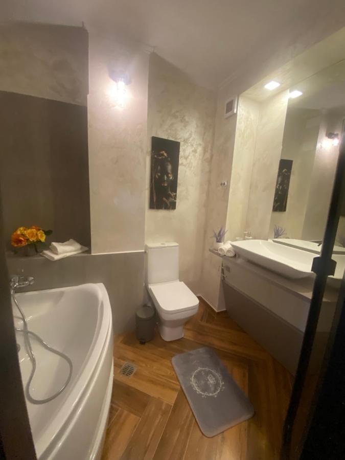Victoriei Deluxe Suites Bukarest Exteriör bild
