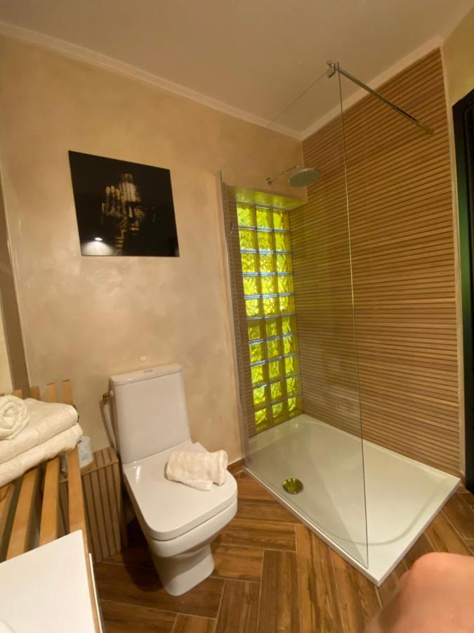 Victoriei Deluxe Suites Bukarest Exteriör bild