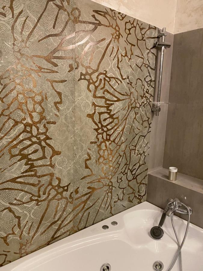 Victoriei Deluxe Suites Bukarest Exteriör bild
